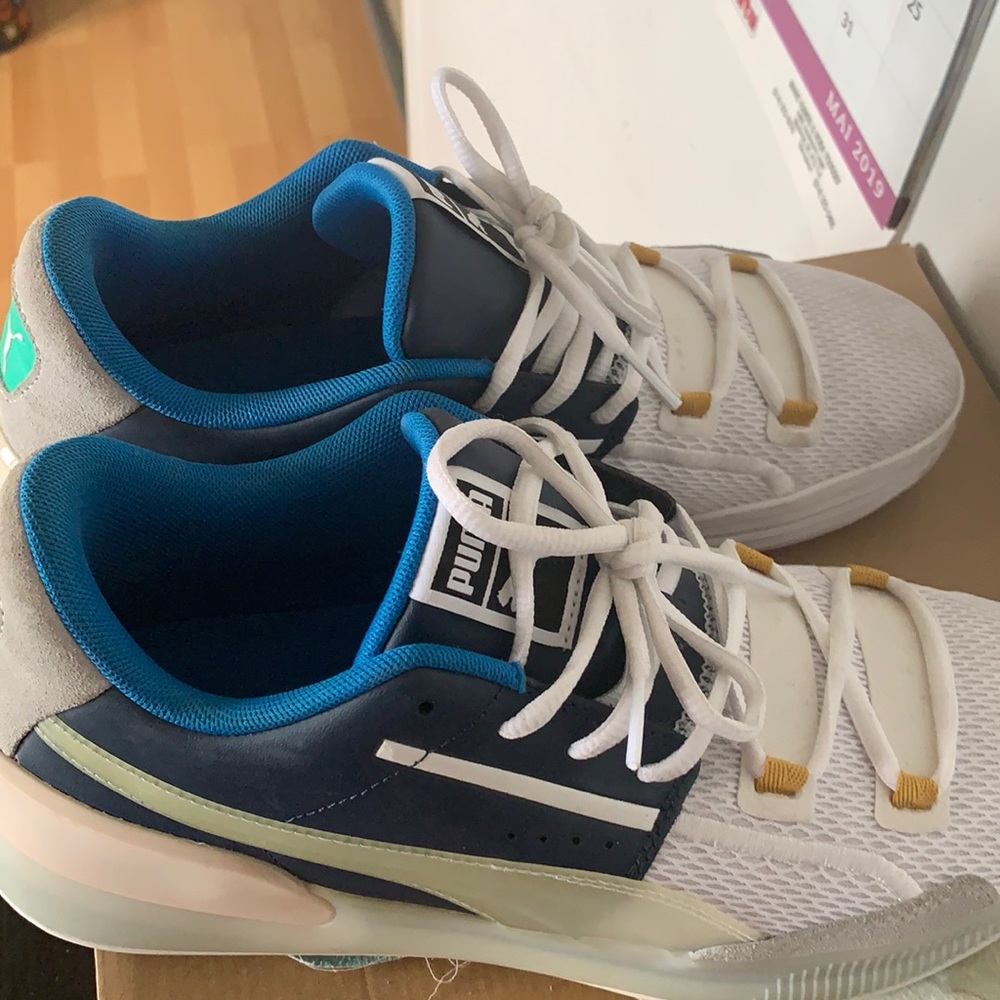 COPY - Basketball shoes for sale, used once